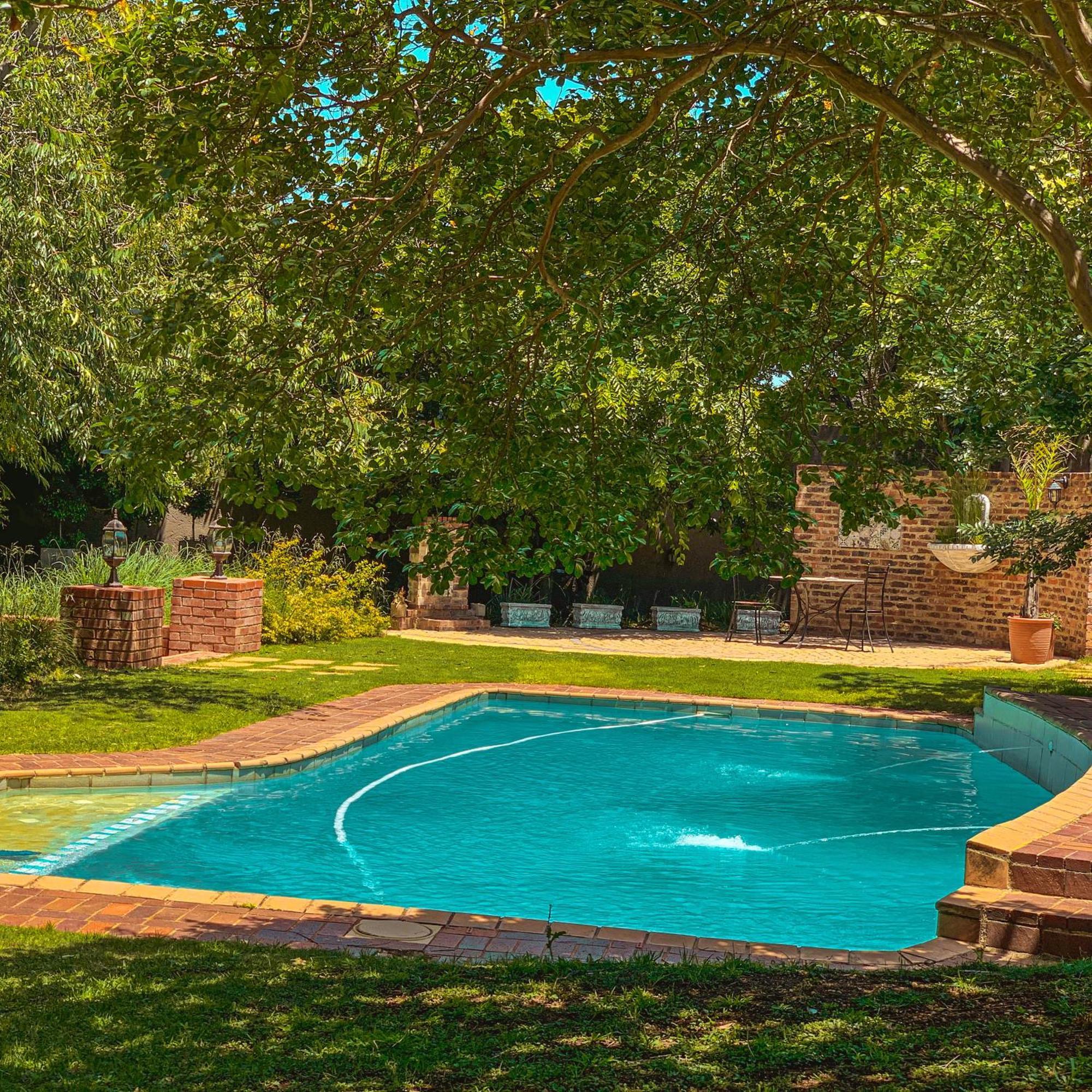 Horse'S Neck Guest Lodge Johannesburg Eksteriør billede